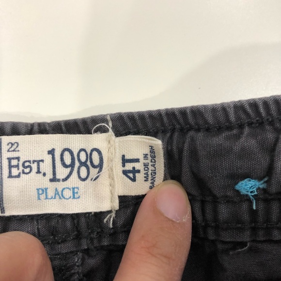 Children’s place boy shorts - Picture 2 of 2